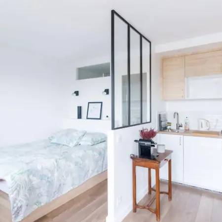 Very Well Equipped Studio Close To Montmartre Appartamento Parigi